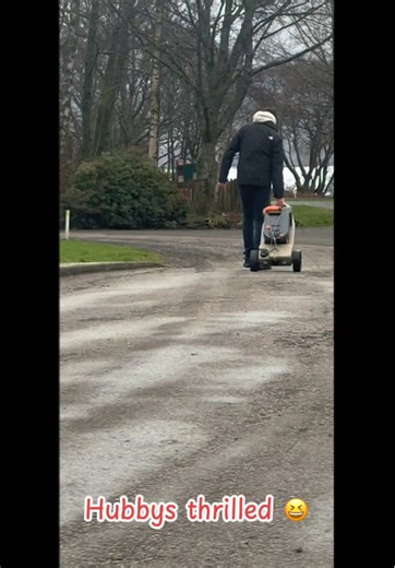 First trip ticked off ✔️🤎 First toilet empty done 😆👏🏼 #caravanfun #caravan #cleaning #jobsbelike #adventurevibes