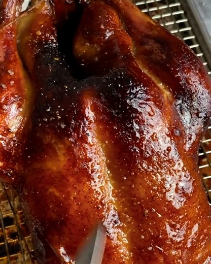 87K views · 396 reactions | This Cantonese roast duck is perfection 襤 | FOODbible | Facebook