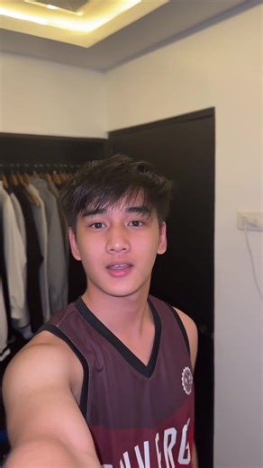 Charles Angeles' Stylish Haircut Tips