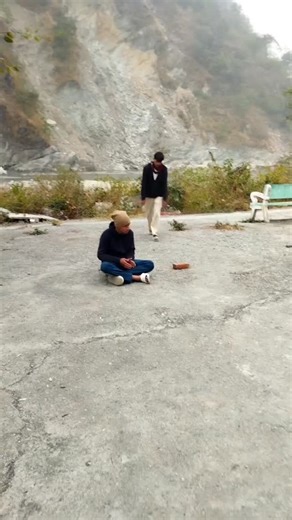 harshit on Instagram: "Naye saal me kaha jare ho phirr ? 😂😅 #trendingreels #comedy #funnymemes😂 #explorepage✨ #khurapati_dimag16"