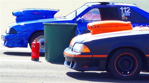 Ford Mustang Drag Racer vs Mustang 5.0 V8 – 1/4 Mile Race & Acceleration