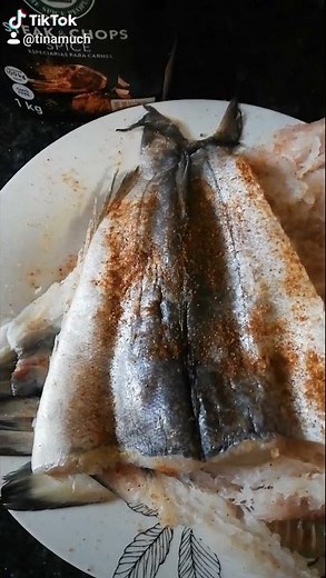 How to cook baby hake fish #norighttothemusic #cooking #cookingfish #easywaytofryfish