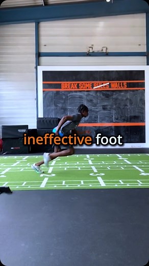 I mean… You didn’t stumble across this post by accident The Arch Ankle exercise targets the exact muscles that keep your foot stable during cuts, sprints, and decels. It’s simple—but brutally effective. Stronger feet = more control, more power, and fewer injuries. 📥 If this helped, save it now—your future self will thank you. 🔹 How to Do It: 1️⃣ Place your heel on two plates to stretch your foot. 2️⃣ Point your toes up toward the ceiling. 3️⃣ Push hard into the hook for 3–10 seconds. ✅ Strengt
