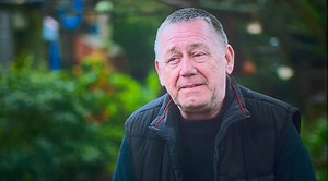 14K views · 1.6K reactions | The Sky Nature program My best friends an animal was aired again yesterday on E4 and Sky mix, me and the mouse families were in episode one for anyone who never saw it or his new to my page here it is… grab a cuppa and enjoy #SKYTV #E4 #tvseries | The Mouse family that live by the brambles | Facebook