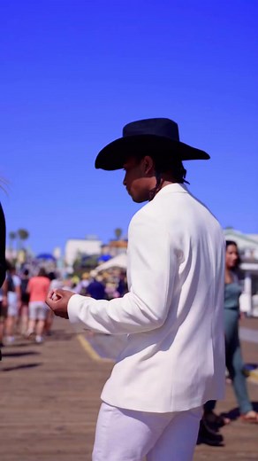 When she finds out you like Country Music 🤠 @montanatucker Song: 19 you and me @danandshay 🎥 : @jordanlister #country #music #freestyle #cute #danandshay #dance #beach #santamonica | Fik shun