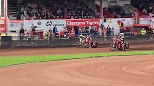 𝟮𝟰 𝗵𝗼𝘂𝗿𝘀 𝘁𝗼 𝗴𝗼! 🐅 Allied Vehicles Tigers 🆚 ☄️ Workington Comets. 🏆 Cab Direct Championship. 🏟️ Ashfield Stadium. 🗓️ Friday, August 8, 7.30pm. 🎟️ Tickets: bit.ly/4muybxB 🔥 Fred-hot! Can Hodder deliver another stunning performance against the Comets! #WeAreGlasgow🔴⚪️ | Glasgow Tigers Speedway