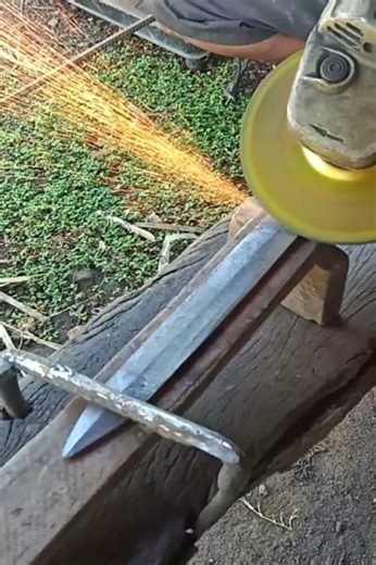 252K views · 836 reactions | Technique of sharpening two blades knife #reelschallenge #reelsviralシ #reelsvideoシ #reel #videos #reels #reelsvideoシ #reelsfypシ #amazing | Forged Creations | Facebook