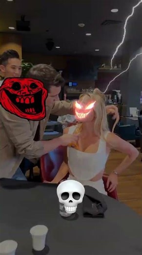 Gril shocked see snake #troll #snake #shocked snake #girl troll