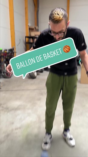 Aujourd'hui même les ballons de basket sont imprimés en 3D. C'est ce que la marque Wilson à développé et le ballon est même en test pour voir els résultat. J'ai trouvé le fichier sur Cults3d. Imprimé sur la Anycubic M5S Et j'ai lancé l'impression de 2 ballons de plus en TPU Je vous tiens au courant du résultat. #wilson #impression3d #basket #basketball🏀 #3dprint #tpu #wilson