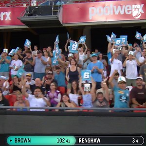 "The Brown Dog is well and truly off the chain!" 🤯 The moment Josh Brown brought up the SECOND-FASTEST BBL century ever. 👏 | Fox Cricket