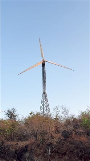 Turning Air into Power? 🌬️⚡️ How Wind Turbines Actually Work!