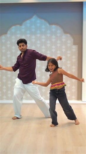 Sanket Sakore | Makhmali ❤️ ✨ with this little cutie @dance_with_ovee 😍🤗 . #sanketsakorechoreography Choreography - @sankeit_sakore What a song 🎵😍... | Instagram