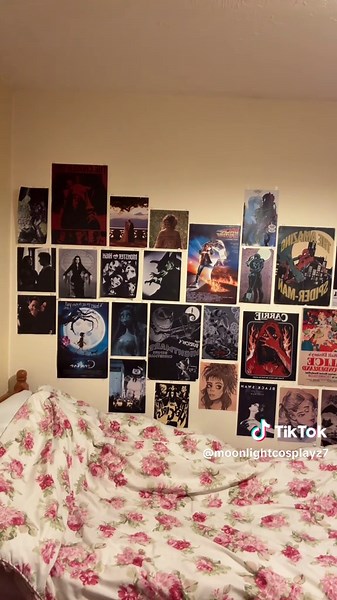 Invisible Woman Cosplay Showcase: Fantastic Four