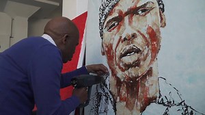 The artist who 'paints' with recycled plastic bbc.in/1NqmWma | BBC Stories