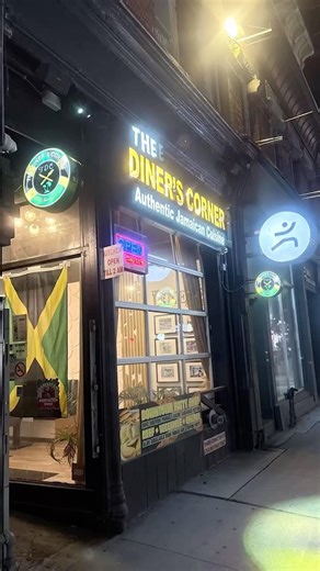 Bringing the heat of Jamaica to Toronto 🇯🇲🔥 Bold flavors,, and every bite feels like home.