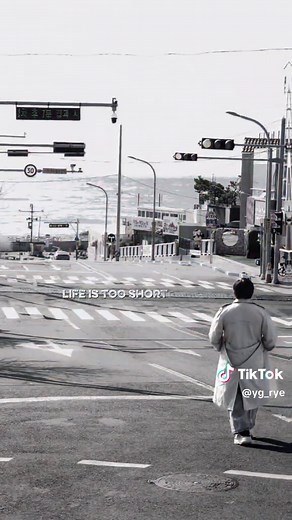 SSAK by MILLi featuring LOCO: Lyrics & Insights