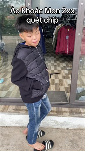 Mua sắm áo khoác Moncler ấm áp cho mùa đông