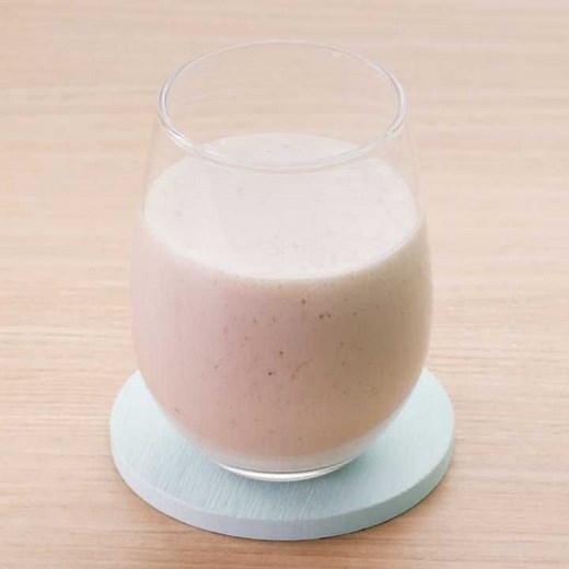 ミキサーで簡単♪ バナナヨーグルトスムージーのレシピ動画・作り方 | デリッシュキッチン