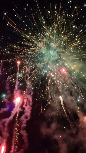 Fireworks-Freakpyromaniacs on Instagram: "This is how we do it! Shooting some large amount of fireworks! ❤️ #fireworks #extreme #video"