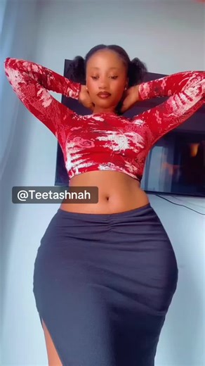 Nicki Minaj's Super Bass: Complete Lyrics & Video