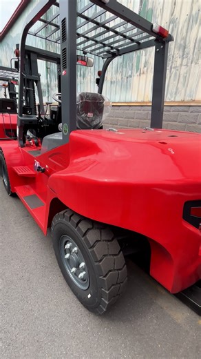 HELI 7-Ton 3-Meter Automatic Forklift Showcase