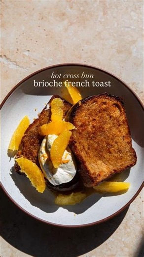 Epic Vegan Hot Cross Bun Brioche French Toast! 🐰🥞 #VeganBrunch #FrenchToastRecipe #MallowLondon