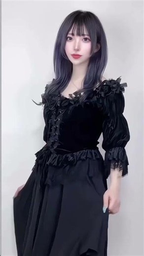 黒コーデは退屈？