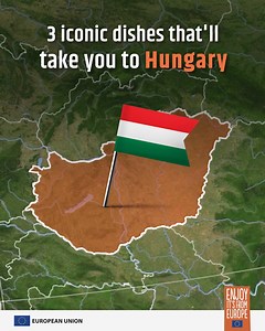 Hungary knows how to serve up comfort, and these three iconic & authentic dishes are all the proof you need! Start with Gulyás, a pork stew packed with paprika and root veggies, slow-cooked to perfection. It’s the kind of dish that feels like a warm hug. Next, dive into Hortobágyi palacsinta—savoury crêpes stuffed with spiced pork, smothered in a creamy paprika sauce. It’s indulgent and oh-so-satisfying. And for dessert? Rétes, a flaky, fruit-filled strudel that’s so good, one slice is never eno