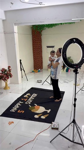5 month baby photo shoot at home