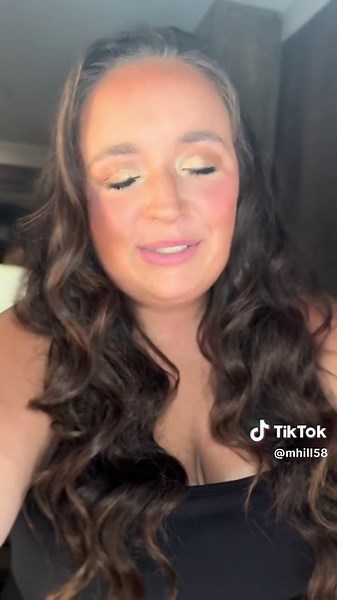 Come Tour our new manufactured home with us! Shes 4 bed rooms 3 bathrooms roughly 2500 sq ft with an upgraded pitched roof. #LiveOutlandish #manufacturing #manufacturer #manufacturedhomes #clayton #newhome #home #homemade #tour #fypage #fypシ゚viral #fypp #fyppppppppppppppppppppppp #southerncharm #momsoftiktok #mom #farm #farmhouse @Clayton