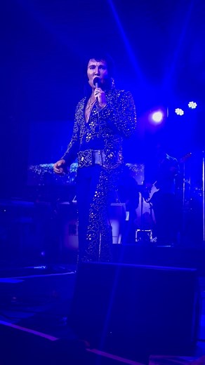 Last night the start of the Adelaide International Elvis Festival 2025 Australia to a packed house! ⚡️⚡️⚡️⚡️🇦🇺 “Kentucky Rain” #elvisfestival #ArkabaHotel #adelaide #australia #GordonHendricks #gordonhendricksthekingsvoice #theultimatetributeartist Dom Arpa Productions Arkaba Hotel #tcb | Gordon Hendricks - The King's Voice