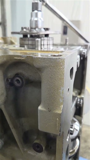 DD15 engine assembly