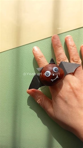 DIY Halloween Bat using Chestnut 🌰 🎃 |用板栗做只万圣节蝙蝠#craft #halloween