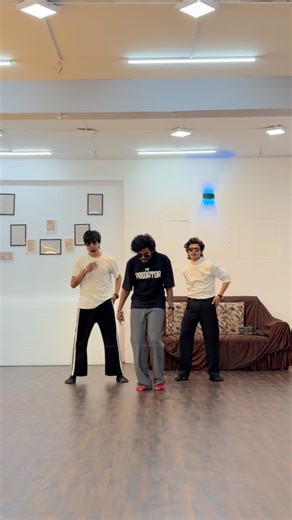 Kanha Mohanty on Instagram: "🎶🌻 Place __ @twins.dancecompany Vc__ @_pavithra_yadalli___ ✌🏻 #kanhamohanty07 #kanhamohanty #trending #dance #trendingreels"