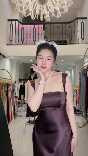 Discover Elegant Silk Dress Outfits for Your Beauty & Style