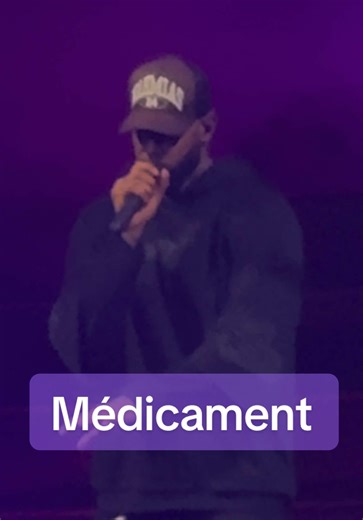 Elle me dit qu’elle a mal, elle veut que j’sois son médicament #booba #niska #medicament #concert