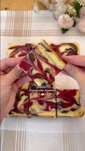 Raspberry Cheesecake Brownies 💕🍫 #baking #brownie #cheesecake #fudgybrownies #recipe