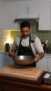 Singapore Fish Head Curry Cook time: 45–50 mins Serves: 2–3 Ingredients 2 medium fish head (snapper ideal) Water, 1 tbsp lime juice, 1 tsp turmeric Spice Mix 1/2 tbsp fenugreek powder 1/3 tbsp cumin powder 1 tbsp coriander powder 1.5 tbsp Kashmiri chilli powder 1/2 tbsp hot chilli powder 1 tsp turmeric 1 tsp salt Curry 3 tbsp coconut oil 1 tsp fennel seeds 1/2 tsp cumin seeds 1/3 tsp fenugreek seeds 2 sprigs curry leaves 3 green chillies, sliced 1 tbsp ginger–garlic paste 3 red onions, thinly sl