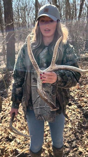 Finding sheds in beds!! #shedhunting #bucks