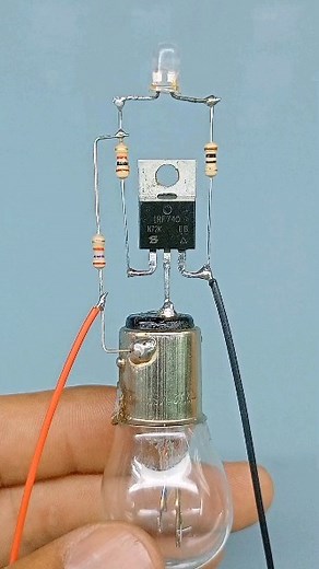 Ab Electric on Instagram: "Bulb Flasher. #led #bulb #light #shorts #ytshorts #short #youtubeshorts #viral #trending #electronics #diy #hack #tips #tricks #howto #video #led #reels #reelsinstagram #electrical #experiment #engineering #diy #circuit # #electronicsproject"