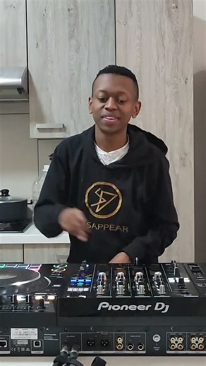 109 reactions · 9 comments | The House Kitchen Mixed by DJ Twitch | Gang Digitals | Facebook