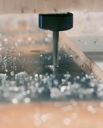 The SmartShop® 2 Elite routing through a 1-inch aluminum plate with ease! #cncmachine #cncmetalworking #cncrouter #aluminumcuts #aluminumcutting | Laguna Tools