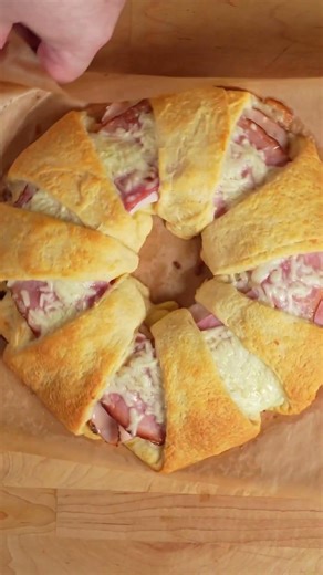 🥐🔥 Monti Cristo Crescent Roll Ring 🔥🥐