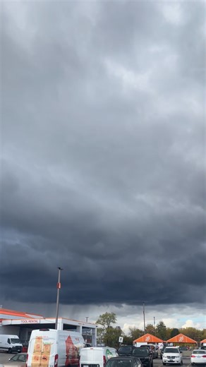 It’s so beautiful how the sky can tell a story. On one side, it’s bright and sunny, calm, peaceful, and full of light. On the other side, it’s dark and heavy, and you just know the rain is coming. It reminded me so much of life. Some days feel so bright, everything feels right and easy. Other days, the clouds roll in and it feels like the storm will never pass. But the truth is… both sides exist for a reason. The rain helps things grow, and the sunshine helps them bloom. 🌤️ No matter which side