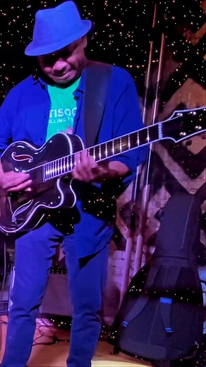 "Cherokee" 7 String Chord Melody🎸🔥🎶 #7stringguitar #sevenstringguitar #sevenstring #7string #ronjacksonguitar #ronjacksonmusic #guitarra #ronjackson #ronjackson7stringguitar #ronjacksonmusic #jazzguitar #fastjazz #uptempo #jazzstandard #cherokee #chops #chordmelody #jazzguitarist #shredguitar #guitarhero #benedetto #archtop #chops #drums #bass #guitarporn #guitarplayer | Ron Jackson