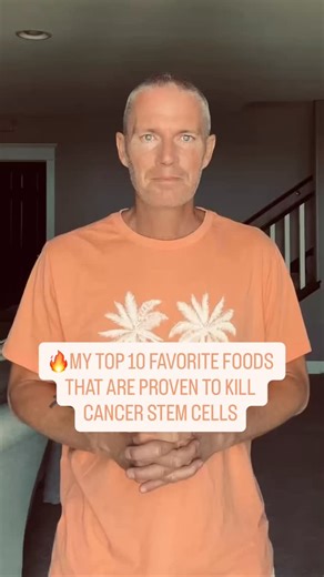 🔥CANCER STEM CELLS: THE ROOT OF RESISTANCE Here are 10 foods proven in studies to help suppress or kill cancer stem cells: 🥇 Curcumin – From turmeric. Blocks self-renewal in breast and colon CSCs. 🥦 Sulforaphane – In broccoli sprouts. Eliminates tumor-initiating cells. 🍵 EGCG – Found in green tea. Shuts down Nanog and Oct4 stemness pathways. 🧅 Quercetin – In onions and capers. Reduces CSC markers like CD44. 🍇 Resveratrol – From grapes. Induces apoptosis in brain and colon CSCs. 🌿 Apigenin
