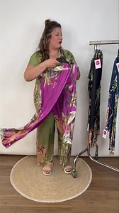 10K views · 124 reactions | Familia África, Camiseta+Pantalón. A nosotras nos tiene  Con qué color os quedáis?? Haz tu pedido por whatssap 672096726 o por web www.zinniatallasgrandes.com #videooftheday #tallasgrandesespaña #TallasParaTodas #outfitinspiration #outfitoftheday #plussize #plussizefashion | Zinnia Tallas Especiales | Facebook