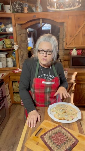 3 INGREDIENT RECIPE PEPPERMINT SUGAR COOKIES Farm Cooking With Nan So simple, anyone can make it. Would be great to make this for a Valentines get together. You can use any kind of candy, BUT the peppermint's we're delicious! A must make. I hope y'all enjoy! ❤️Nan #3ingredientcookies #peppermintcookies #sugarcookies #justforyou #farmcookingwithnan | Farm Cooking with Nan