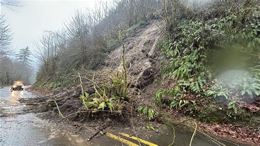 Heavy rain soaks W. Oregon, S.W. Wash., prep for potential flooding & more power outages