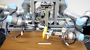 Japanese Researchers Develop Robot that Can Peel Bananas